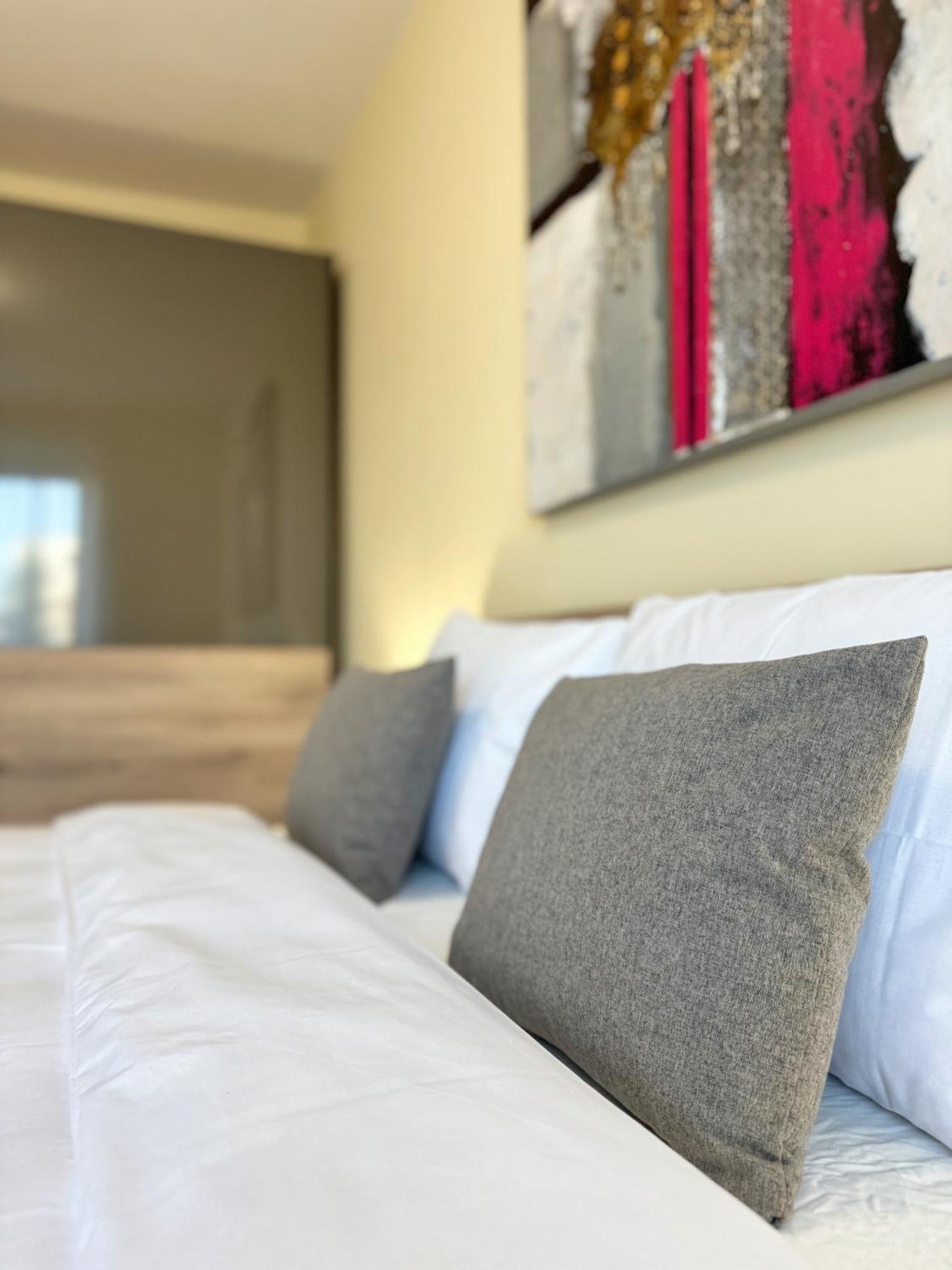 Restful Apartment For 4 Guests In Burgas City Exterior foto