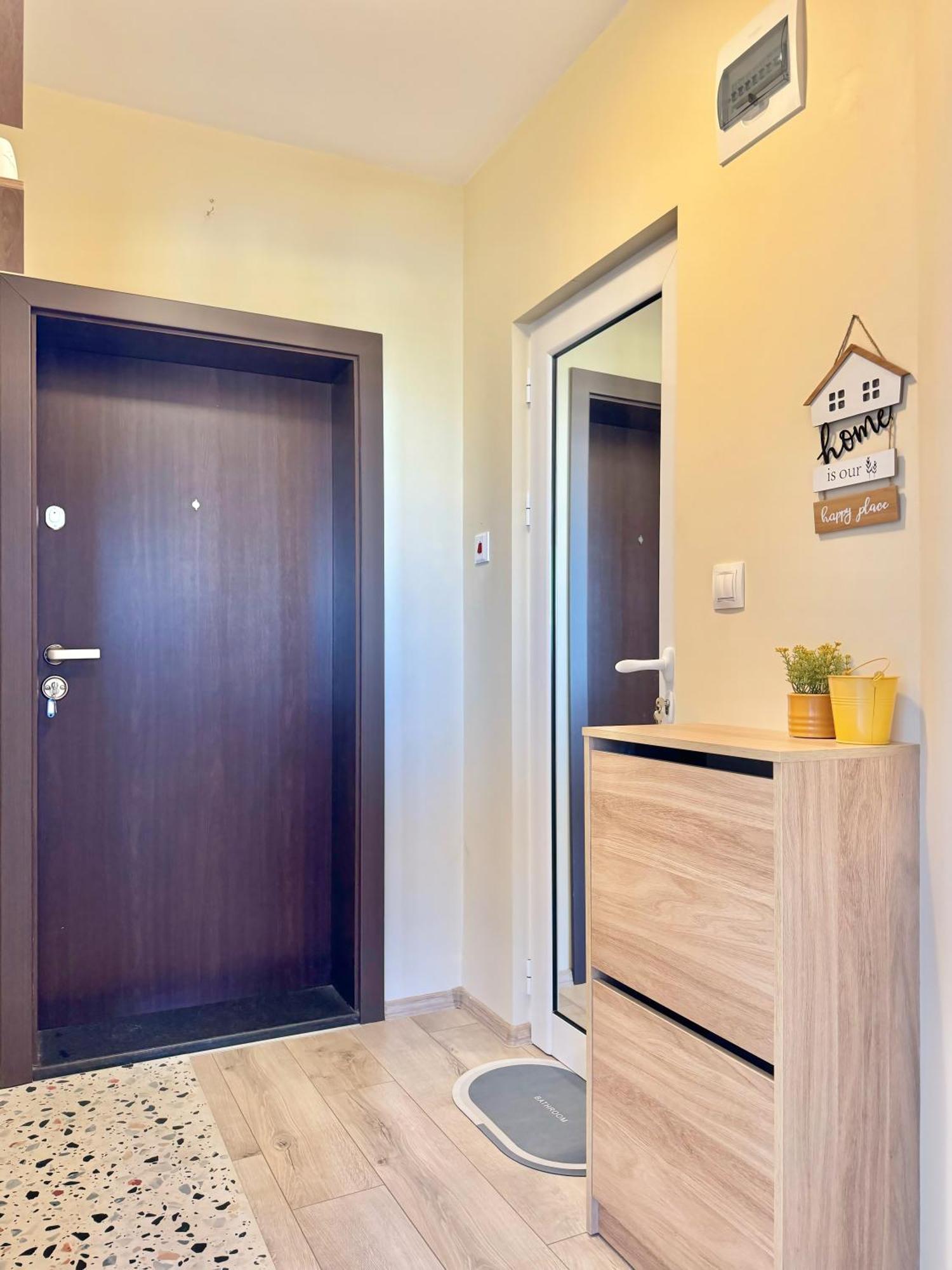 Restful Apartment For 4 Guests In Burgas City Exterior foto